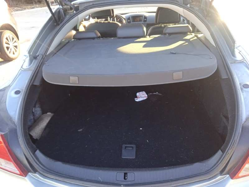 opel insignia berlina del año 2011