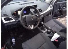 renault megane iii berlina 5 p del año 2010 2