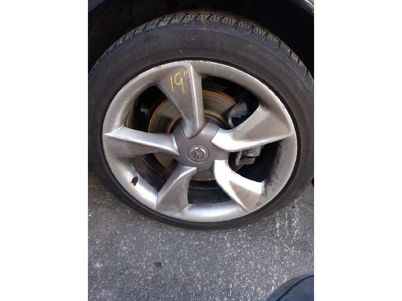 opel astra j gtc del año 2011