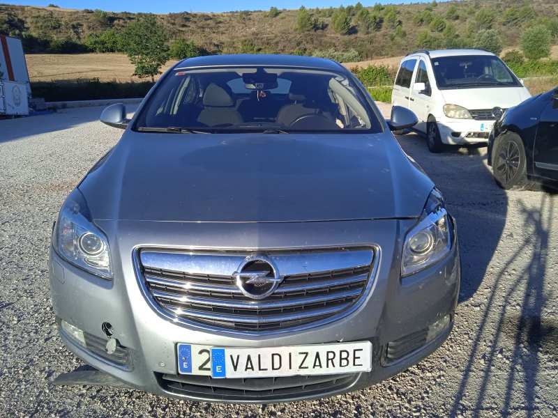 opel insignia berlina del año 2011