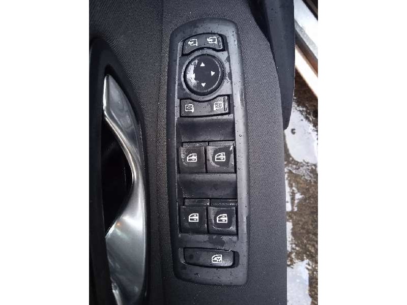 renault megane iii berlina 5 p del año 2010