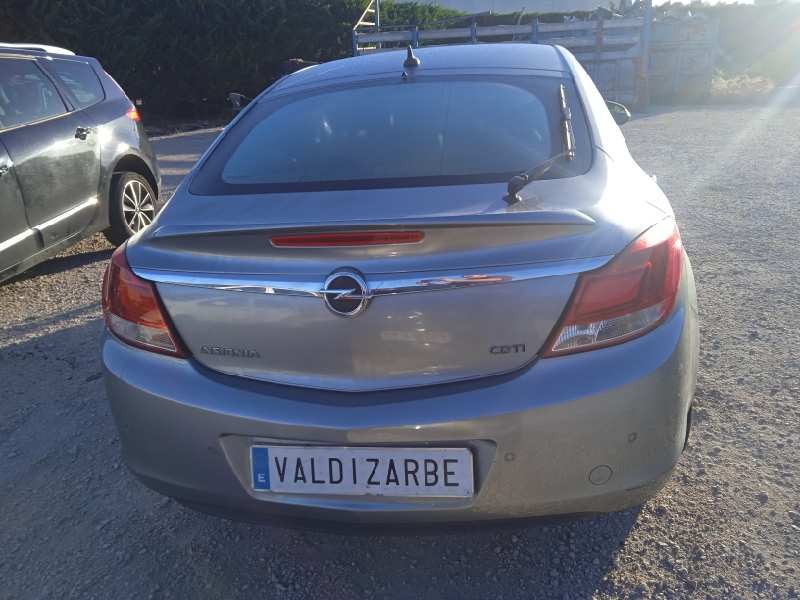 opel insignia berlina del año 2011