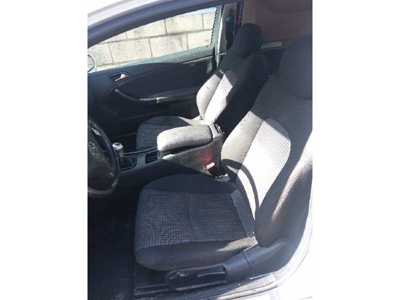 mercedes-benz clase c (w203) sportcoupe del año 2004