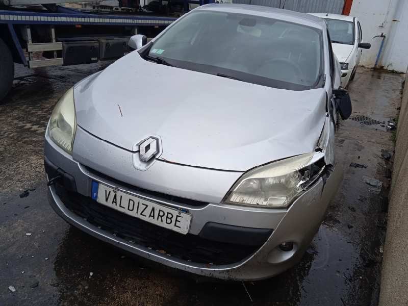 renault megane iii berlina 5 p del año 2010
