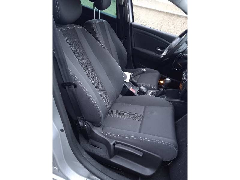 renault megane iii berlina 5 p del año 2010