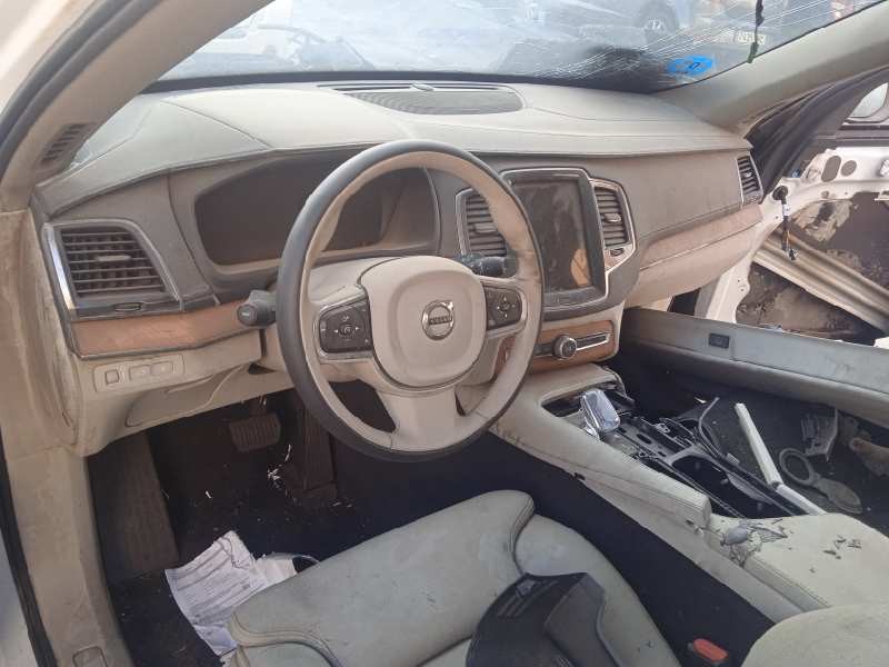 volvo xc90 del año 2021