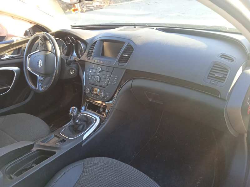 opel insignia berlina del año 2011