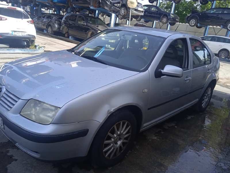 volkswagen bora berlina (1j2) del año 2001