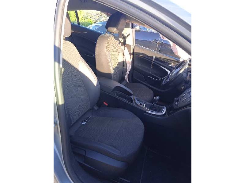 opel insignia berlina del año 2011