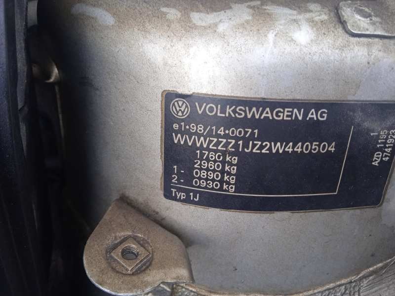 volkswagen bora berlina (1j2) del año 2001