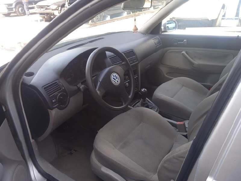 volkswagen bora berlina (1j2) del año 2001