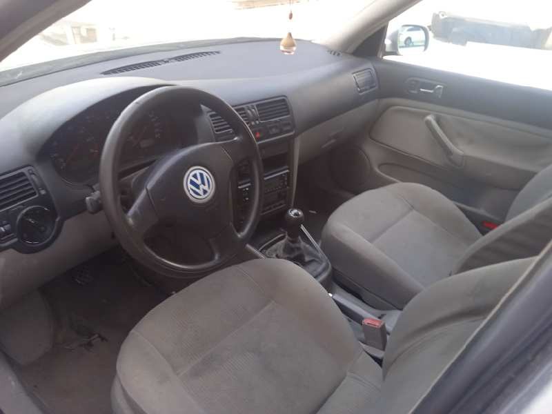 volkswagen bora berlina (1j2) del año 2001