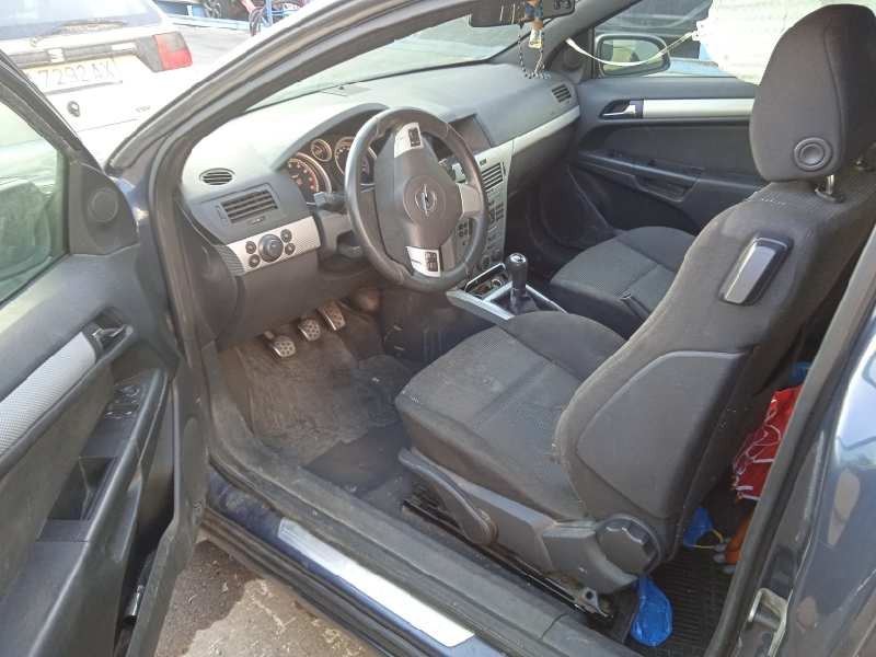 opel astra gtc del año 2006