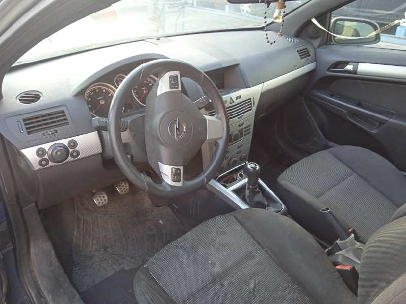 opel astra gtc del año 2006