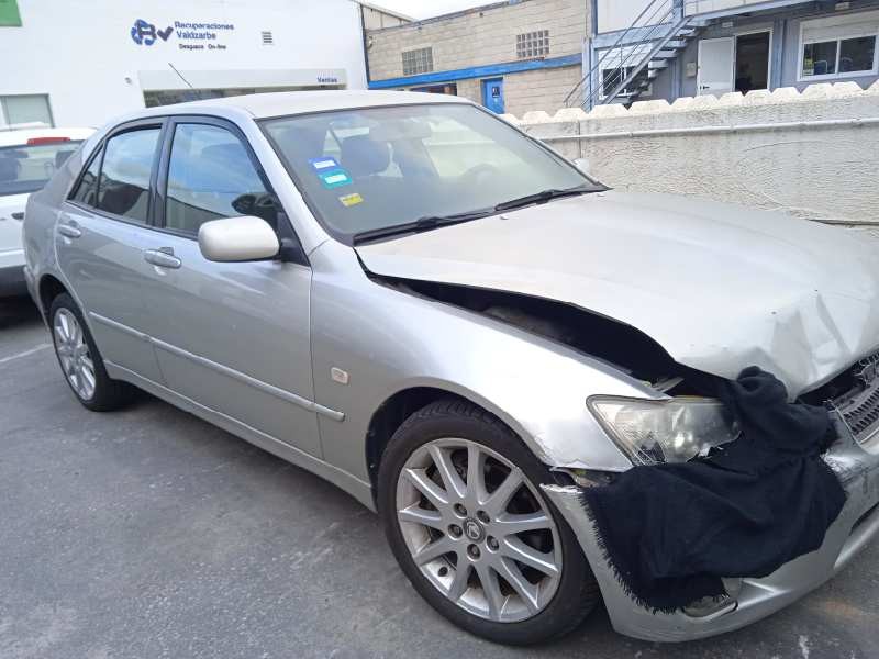 lexus is200 (gxe10) del año 2004