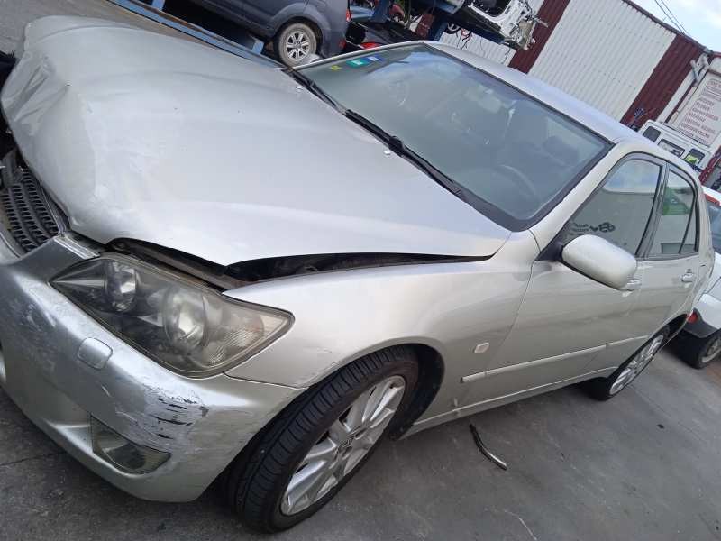 lexus is200 (gxe10) del año 2004