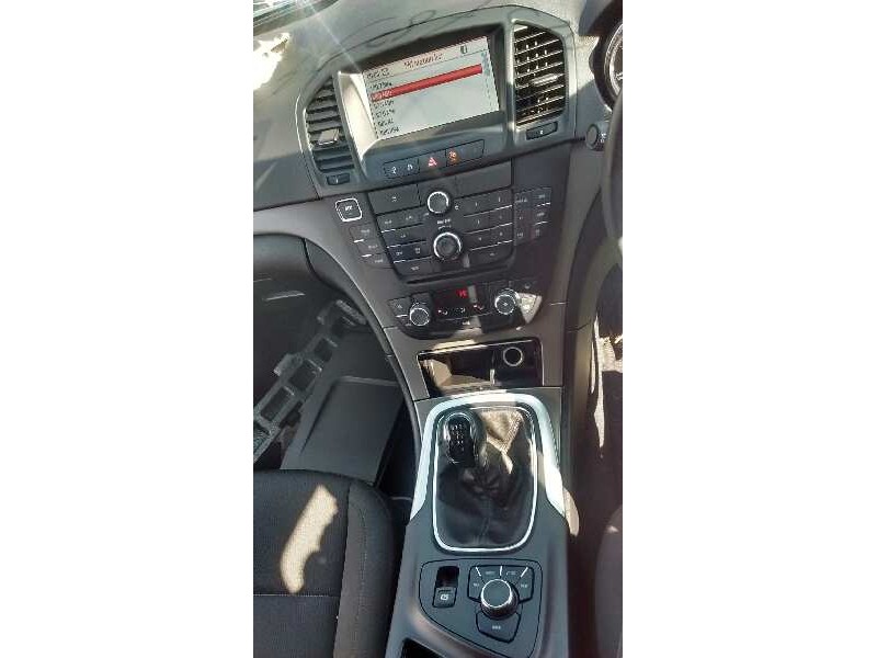 opel insignia berlina del año 2012