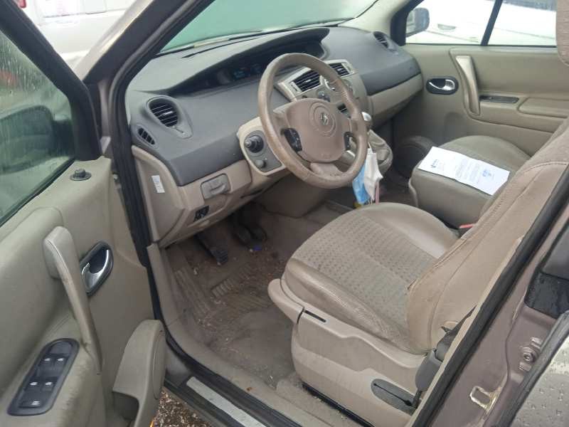 renault scenic ii del año 2004