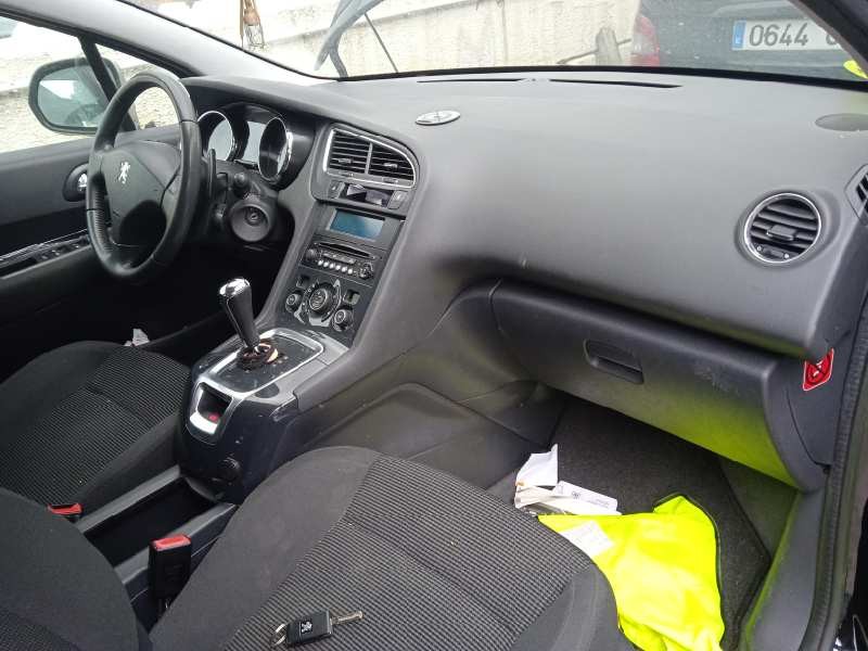 peugeot 5008 del año 2013