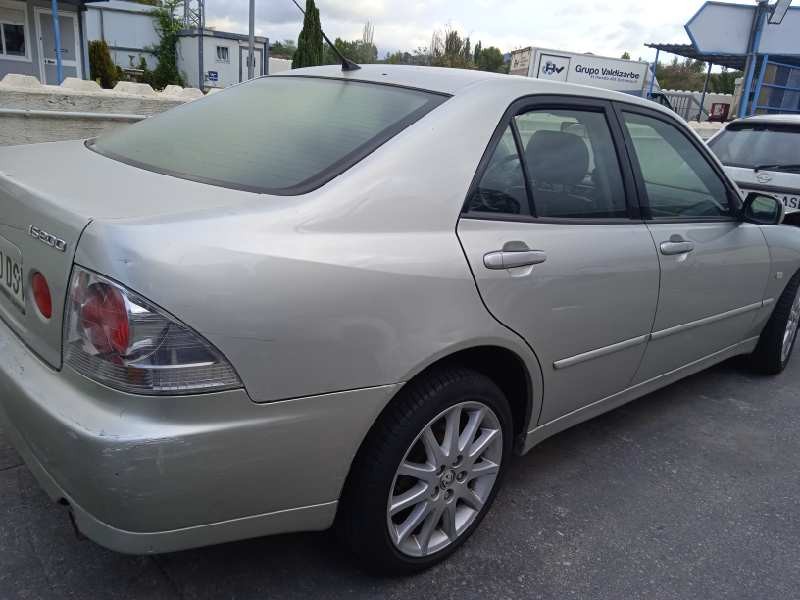 lexus is200 (gxe10) del año 2004