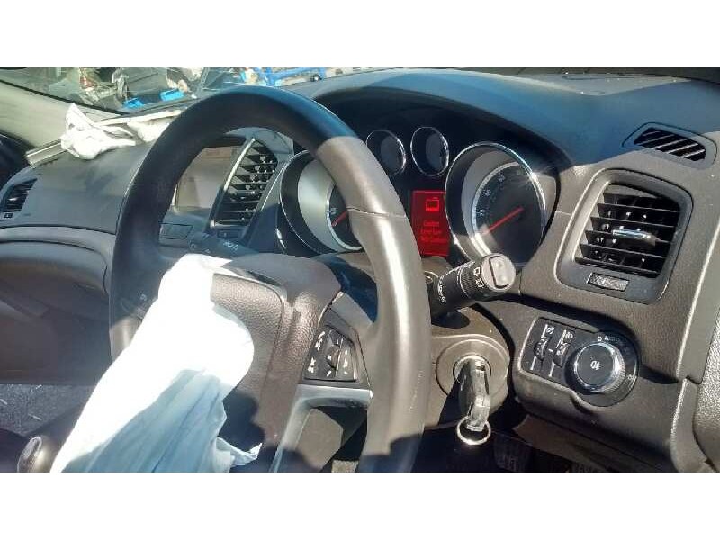 opel insignia berlina del año 2012