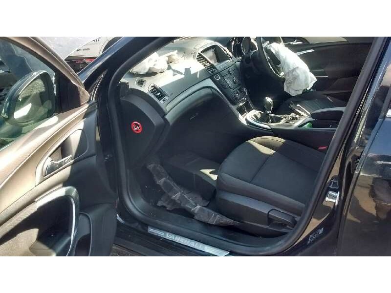 opel insignia berlina del año 2012