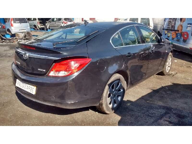 opel insignia berlina del año 2012