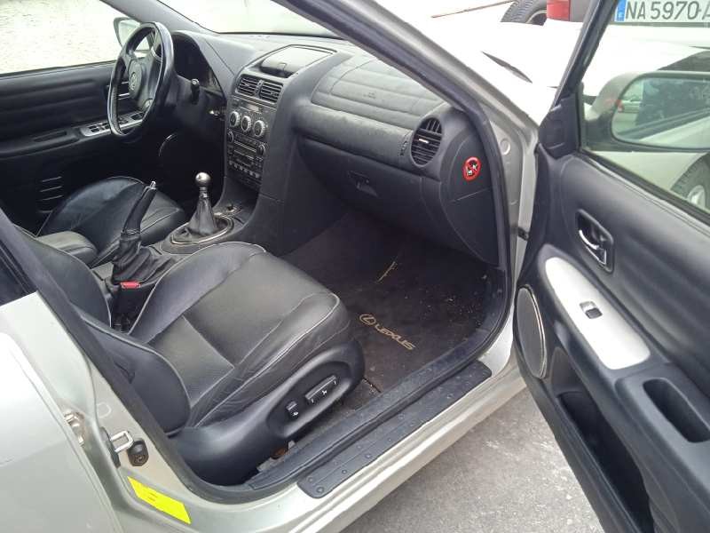 lexus is200 (gxe10) del año 2004