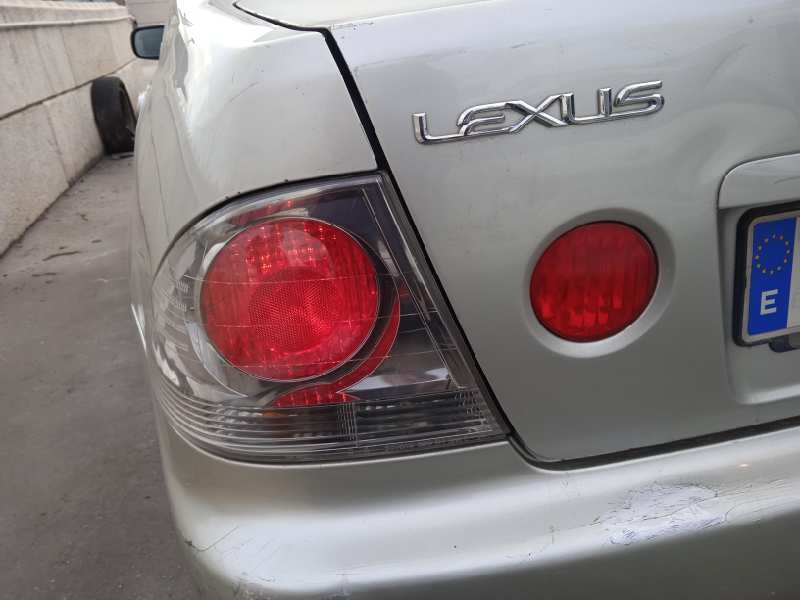 lexus is200 (gxe10) del año 2004