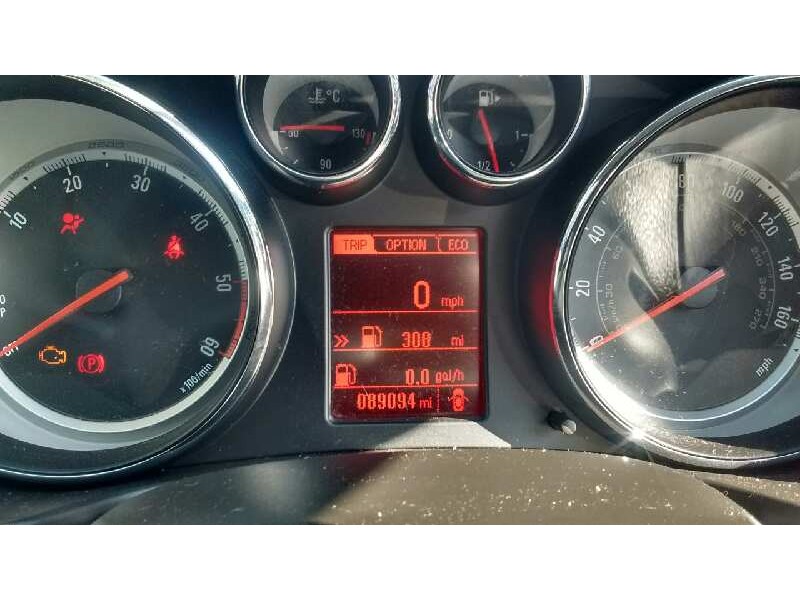 opel insignia berlina del año 2012