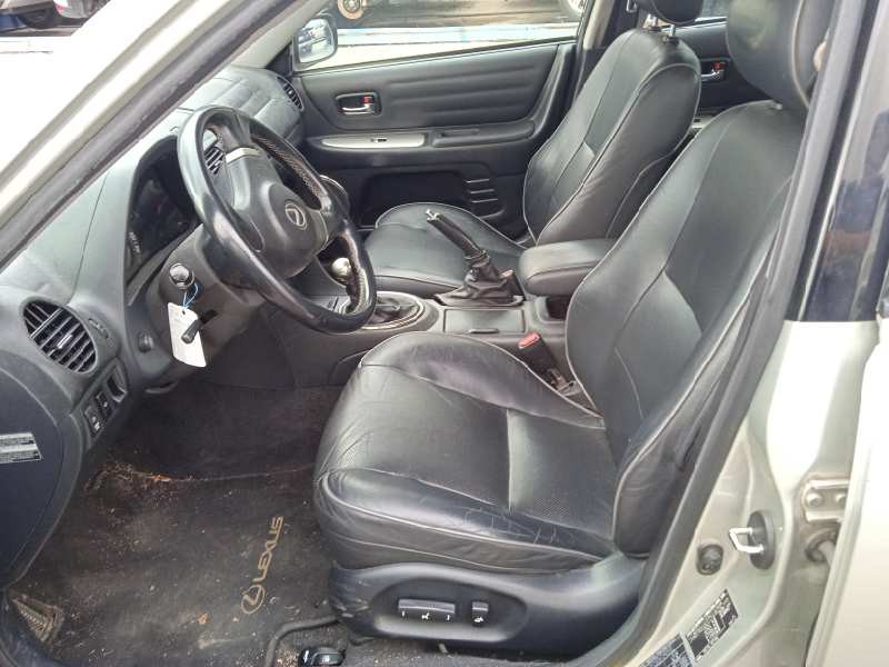 lexus is200 (gxe10) del año 2004