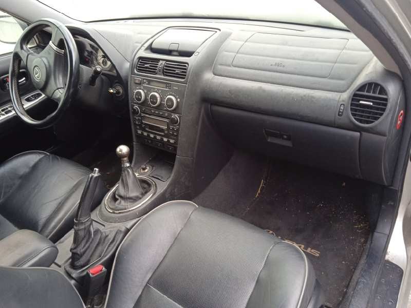 lexus is200 (gxe10) del año 2004