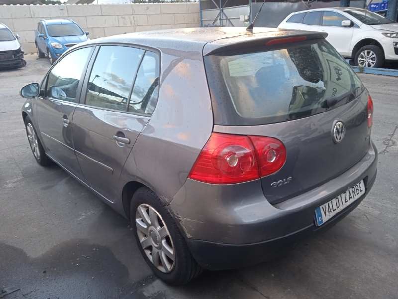 volkswagen golf v berlina (1k1) del año 2006