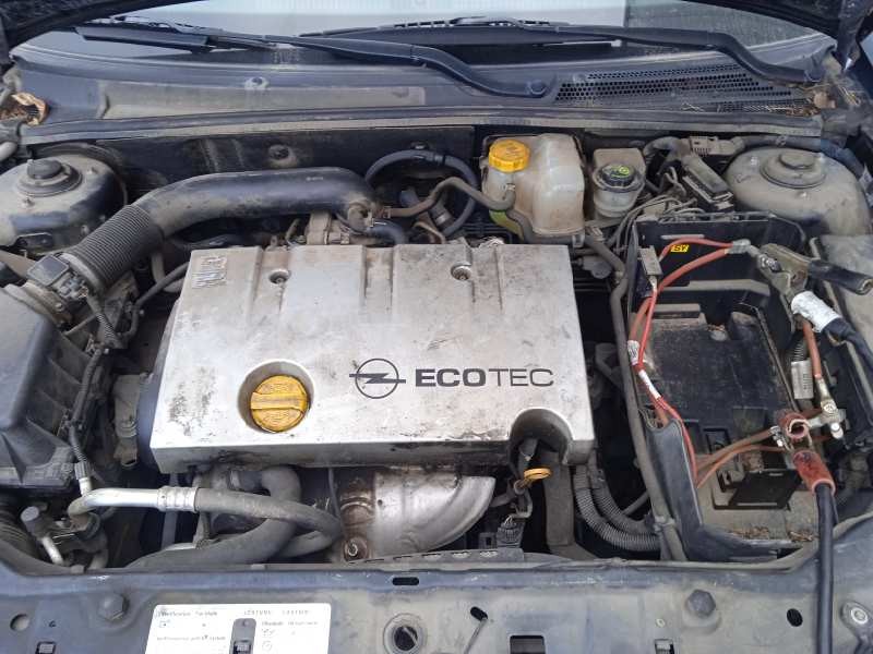 opel vectra c berlina del año 2003