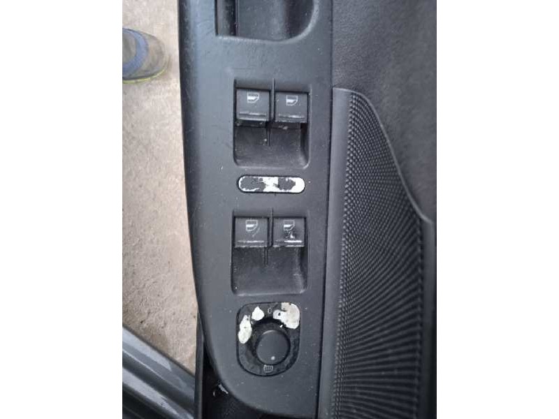 volkswagen golf v berlina (1k1) del año 2006