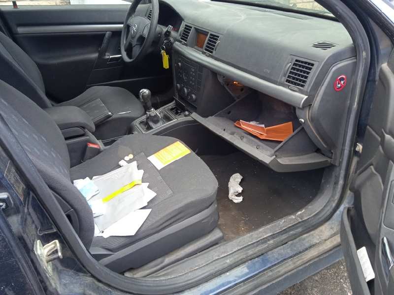 opel vectra c berlina del año 2003