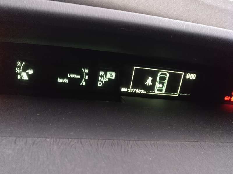 toyota prius (nhw30) del año 2011