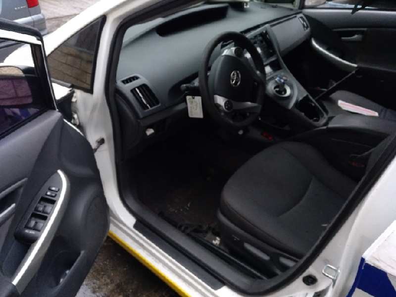 toyota prius (nhw30) del año 2011