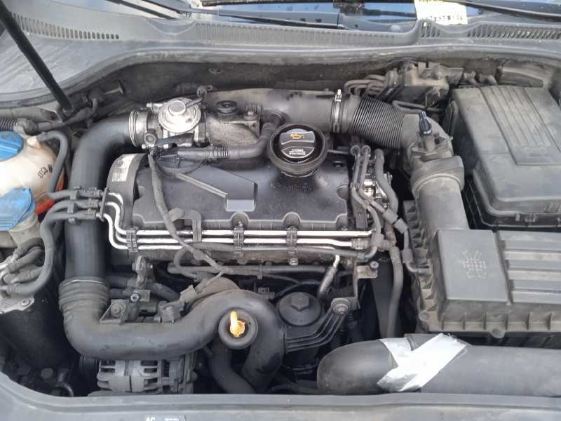 volkswagen golf v berlina (1k1) del año 2006