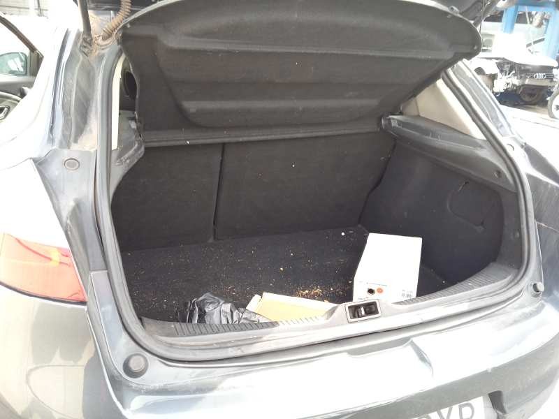 renault megane iii berlina 5 p del año 2010