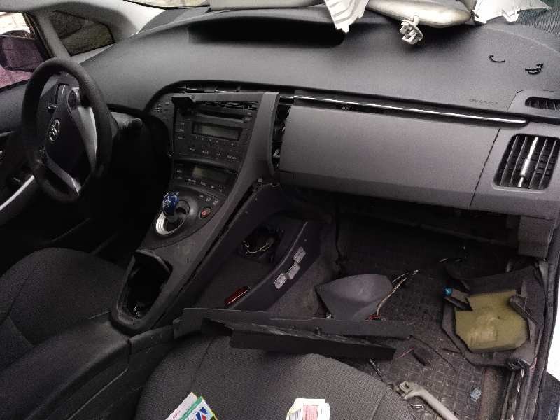 toyota prius (nhw30) del año 2011