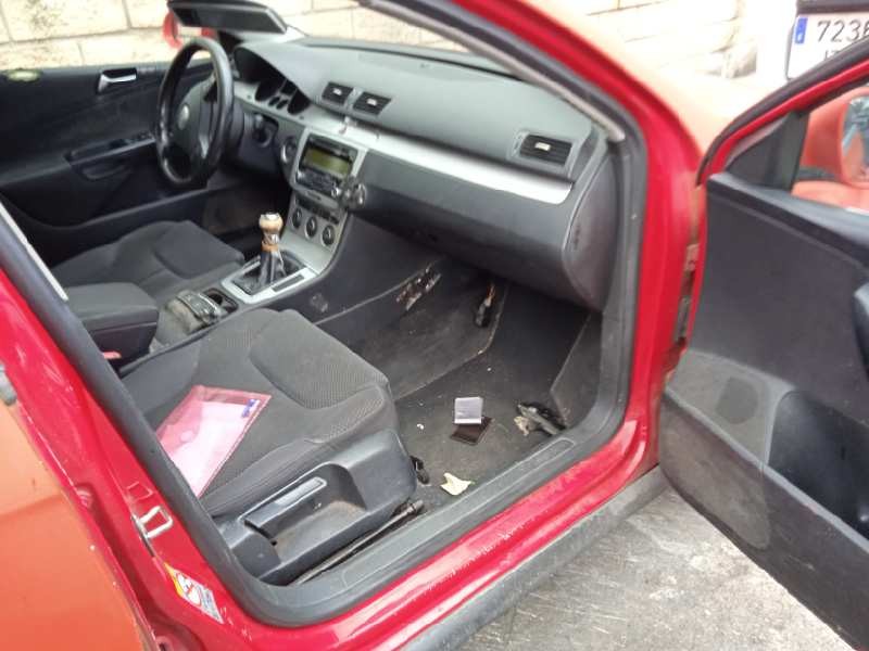 volkswagen passat variant (3c5) del año 2008