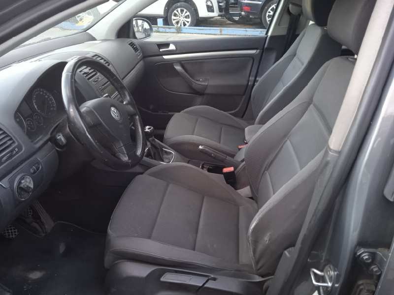 volkswagen golf v berlina (1k1) del año 2006