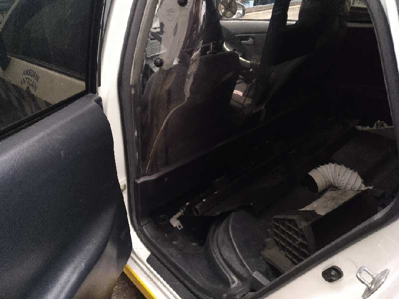 toyota prius (nhw30) del año 2011