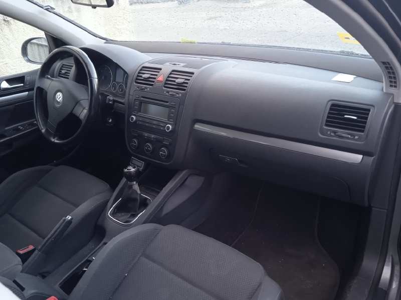 volkswagen golf v berlina (1k1) del año 2006