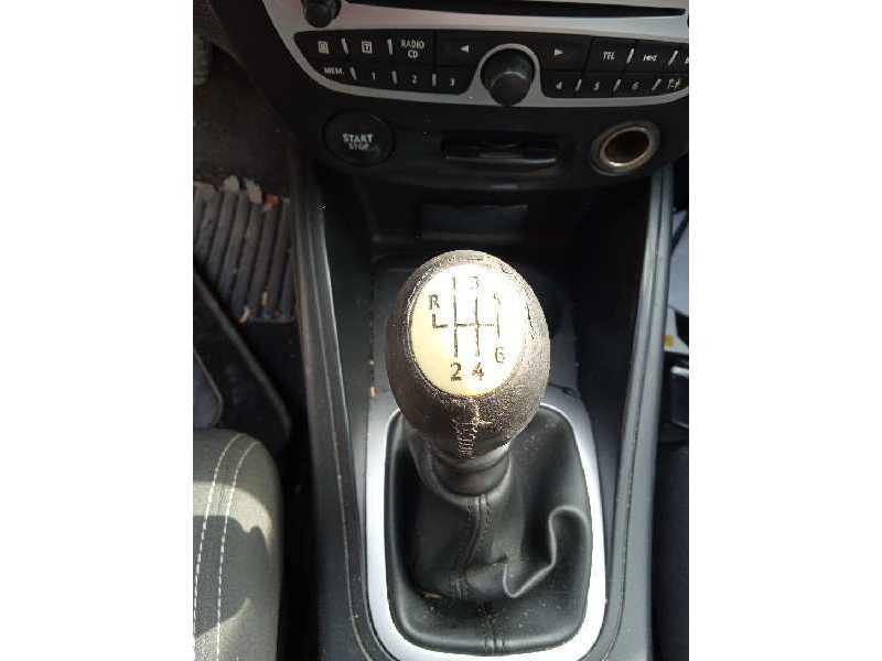 renault megane iii berlina 5 p del año 2010