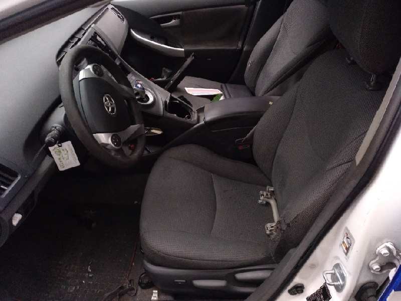 toyota prius (nhw30) del año 2011