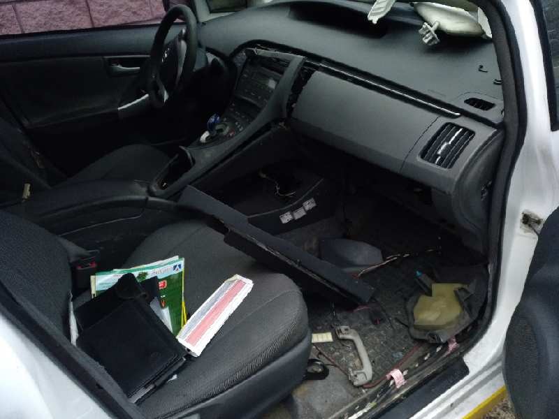 toyota prius (nhw30) del año 2011