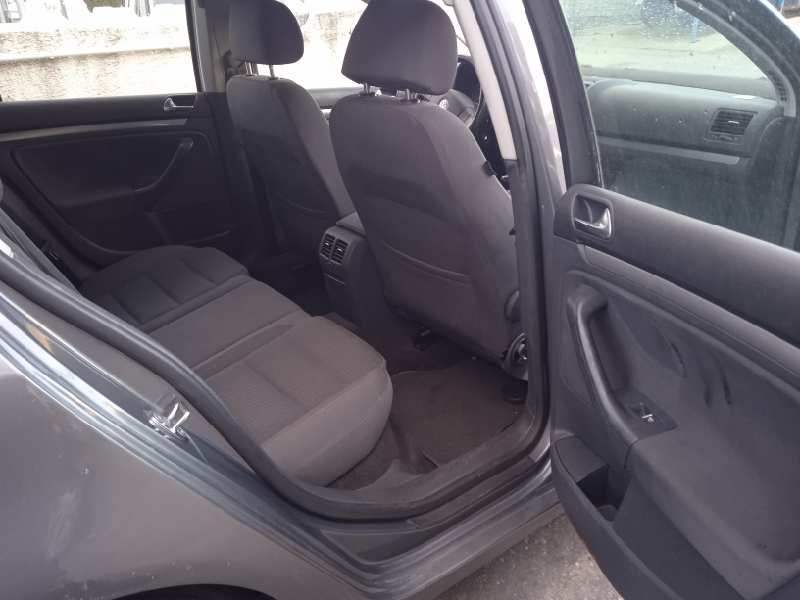 volkswagen golf v berlina (1k1) del año 2006