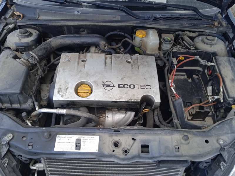opel vectra c berlina del año 2003